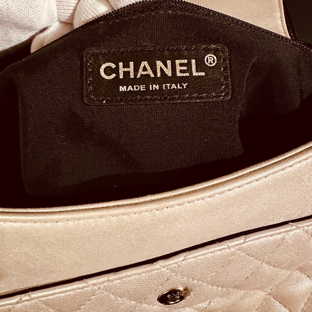 💃🏻♥️🥰Authentic Classic CHANEL Double Flap Rare Bicolor Medium Lambskin Bag - Picture 12 of 16